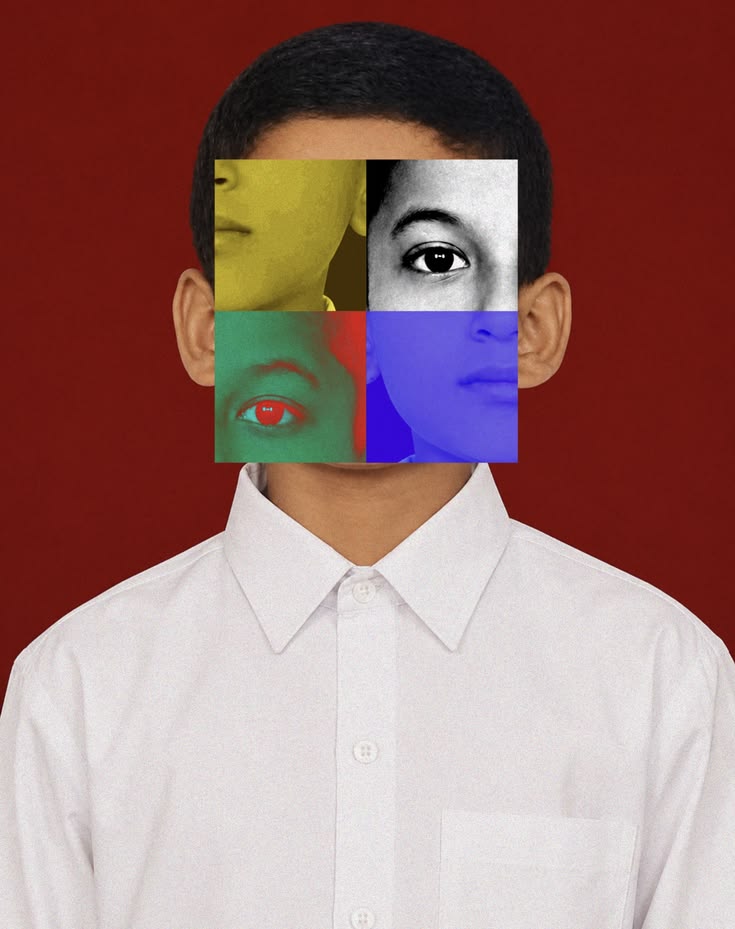 Visage géométrique composé de fragments colorés